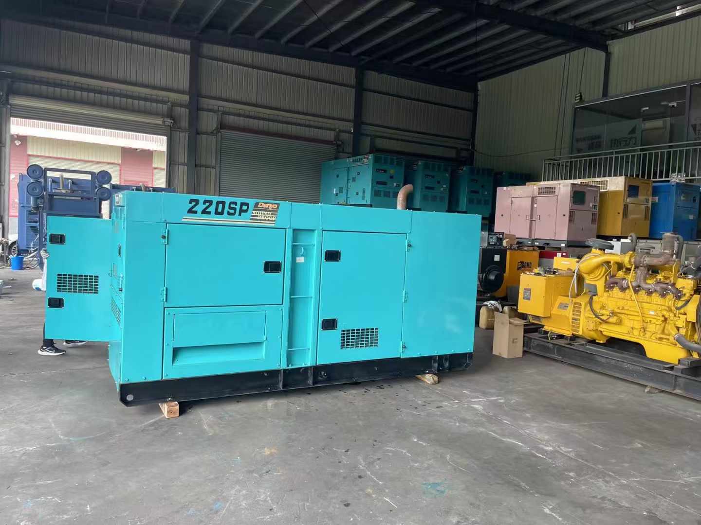 曲靖800kW 柴油发电机的输出电流波动范围是多少?