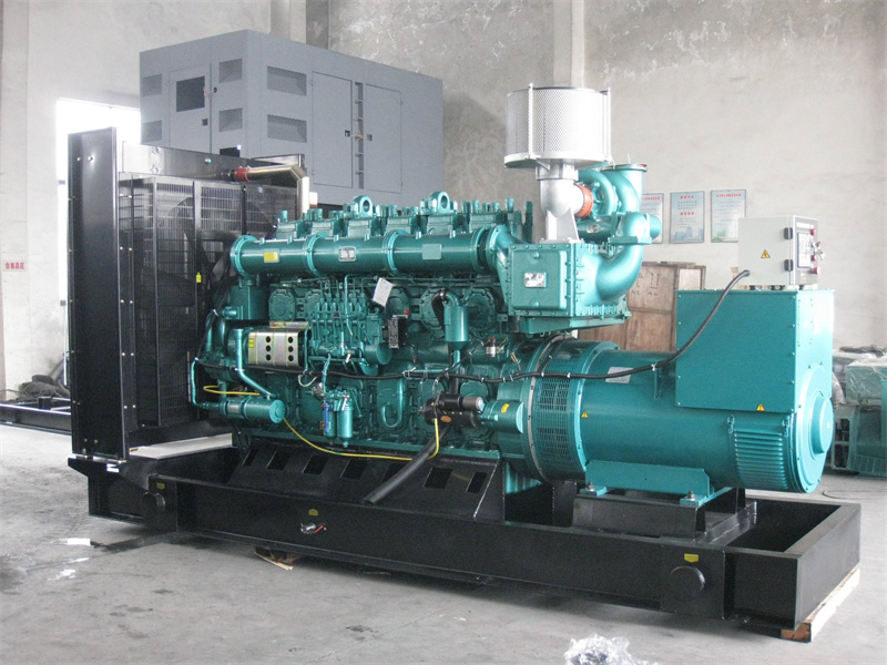曲靖200KW 柴油发电机的油耗是多少?